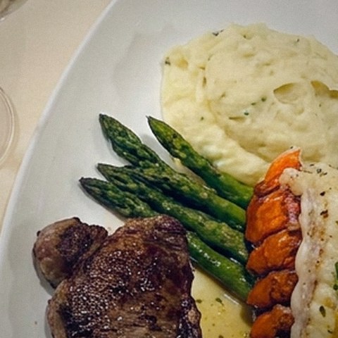 Garlic Mashed Potatoes & Asparagus